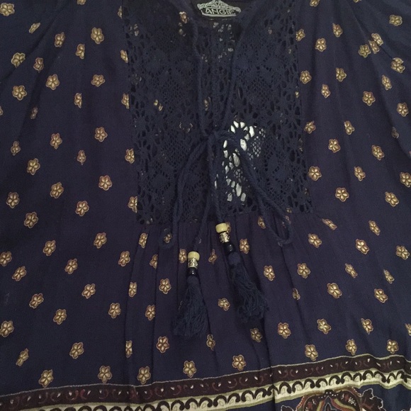 ✨ NWT Off the Shoulder Boho Floral Top - Picture 3 of 8